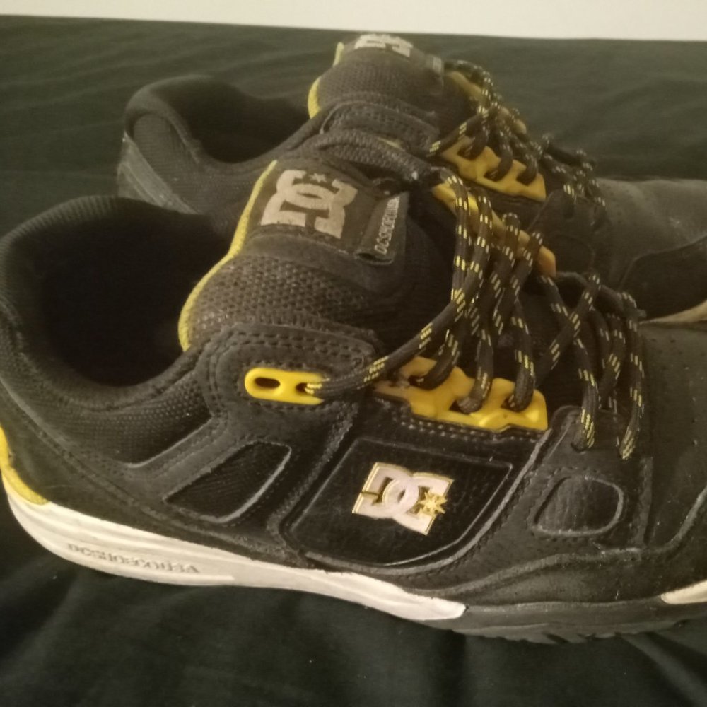 Rare Vintage DC shoes Stag 2 Black Yellow size 10